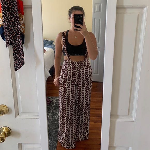 Gimmick Jumpsuit - Picture 4 of 6